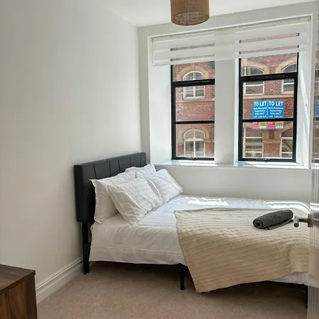 Apartment Modern Leeds -2 Min Walk From Station