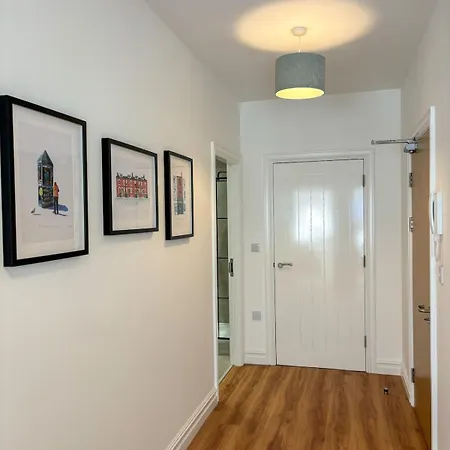 Modern Leeds -2 Min Walk From Station Apartment Leeds (West Yorkshire)