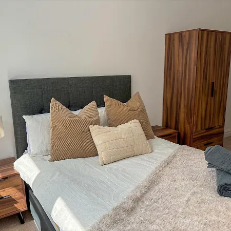 Apartment Modern Leeds -2 Min Walk From Station