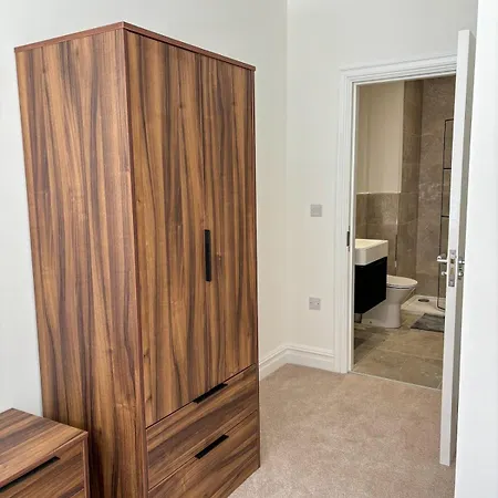 Modern Leeds -2 Min Walk From Station Apartment Leeds (West Yorkshire)