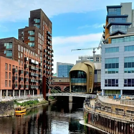 Apartment Modern Leeds -2 Min Walk From Station *