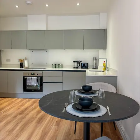 Apartment Modern Leeds -2 Min Walk From Station *