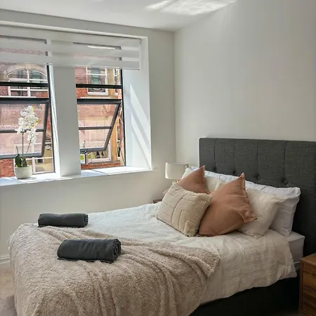 Apartment Modern Leeds -2 Min Walk From Station