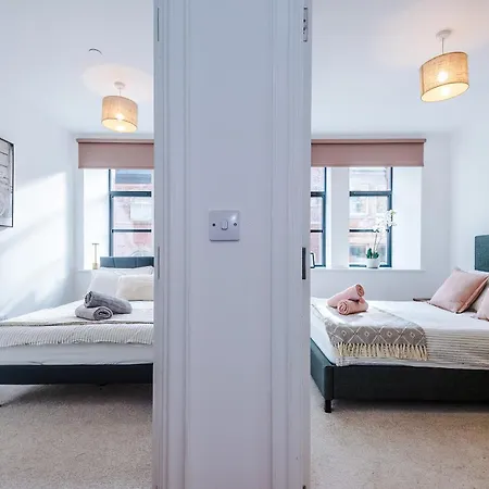 Modern -2 Min Walk From Station