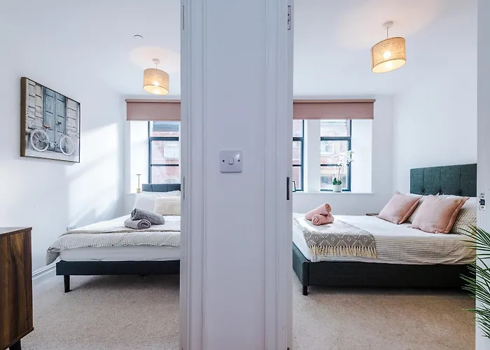 Modern -2 Min Walk From Station