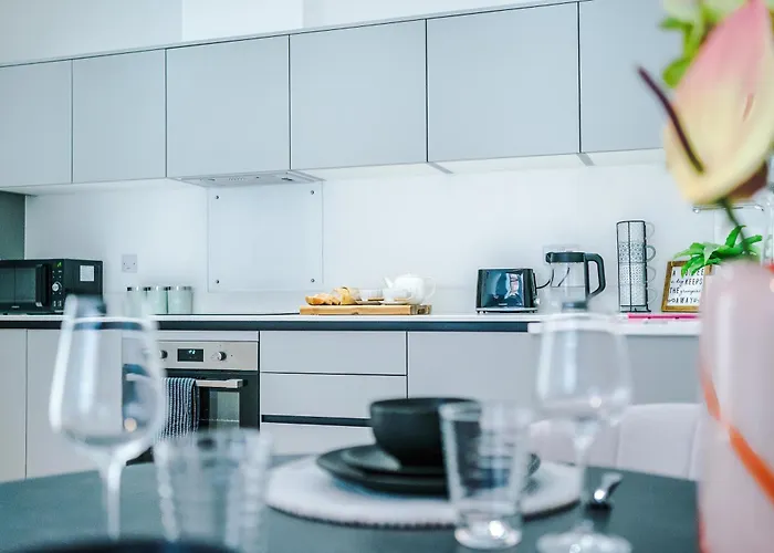 Apartment Modern -2 Min Walk From Station