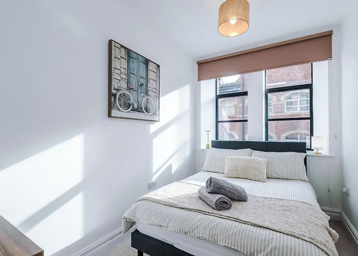 Modern -2 Min Walk From Station