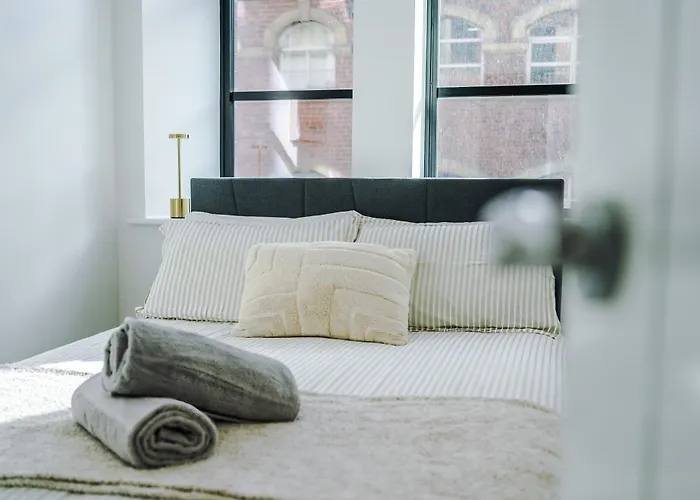 Modern -2 Min Walk From Station Leeds (West Yorkshire)