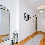Lejlighed Modern -2 Min Walk From Station
