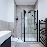 Modern -2 Min Walk From Station Lejlighed *